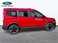 Usado Ford Tourneo Active 100 kW (136 CV) 2025 Rojo Familiar