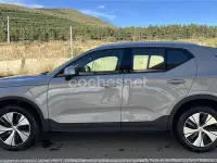 Usado Volvo XC40 Core 129 CV (94 kW) 2023 Gris / plata SUV