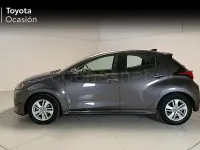 Usado Toyota Yaris 125 CV (91 kW) 2022 Gris / plata Utilitario