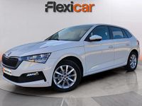 Usado Skoda Scala 110 CV (80 kW) 2022 Blanco Utilitario