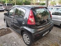 Usado Peugeot 107 68 CV (50 kW) 2006 Negro Utilitario