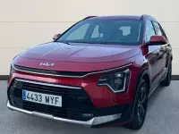 Usado Kia Niro 129 CV (94 kW) 2025 Rojo SUV