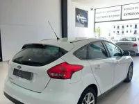 Usado Ford Focus Trend 120 CV (88 kW) 2016 Blanco Berlina