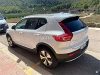 Usado Volvo XC40 Momentum 156 CV (114 kW) 2021 Blanco SUV