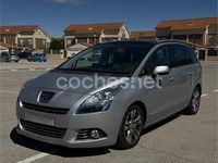 Usado Peugeot 5008 112 CV (82 kW) 2012 Gris / plata Monovolumen