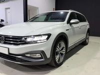 Usado VW Passat Alltrack 200 CV (147 kW) 2022 Blanco Familiar