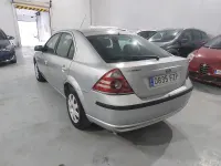 Usado Ford Mondeo Titanium 140 CV (102 kW) 2008 Gris / plata Berlina