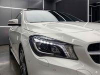 Usado Mercedes CLA180 Shooting Brake AMG line 122 CV (89 kW) 2016 Blanco Familiar