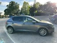 Usado Seat Ibiza CONNECT 90 CV (66 kW) 2016 Gris / plata Berlina