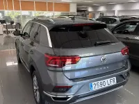 Usado VW T-Roc Sportline 150 CV (110 kW) 2020 Gris / plata SUV