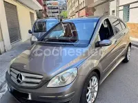 Usado Mercedes B200 140 CV (102 kW) 2006 Gris / plata Monovolumen