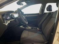 Usado VW Golf VIII Trendline 111 CV (81 kW) 2022 Blanco Berlina