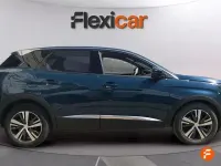 Usado Peugeot 3008 Allure 130 CV (95 kW) 2024 Verde SUV