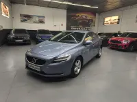Usado Volvo V40 R-Design Momentum 120 CV (88 kW) 2018 Gris / plata Berlina