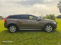 Usado Volvo V60 CC Momentum 150 CV (110 kW) 2017 Marrón Familiar