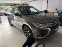 Usado Mitsubishi Outlander P-HEV 203 CV (149 kW) 2018 Marrón SUV