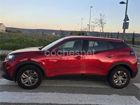 Usado Peugeot 2008 Active 100 CV (73 kW) 2021 Granate SUV