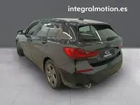 Usado BMW 118 149 CV (109 kW) 2021 Negro Utilitario