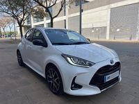 Używany Toyota Yaris Hybrid Plus 116 KM (85 kW) 2022 Biały Sedan/Limuzyna
