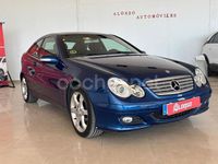 Usado Mercedes C200 122 CV (89 kW) 2007 Azul Berlina