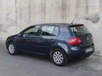 Usado VW Golf V Highline 102 CV (75 kW) 2007 Gris / plata Berlina