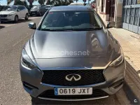 Usado Infiniti Q30 Sport Tech 170 CV (125 kW) 2017 Gris / plata Berlina