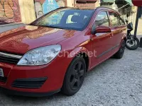 Usado Opel Astra Enjoy 100 CV (73 kW) 2005 Rojo Familiar