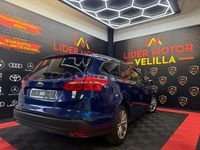 Usado Ford Focus Trend 120 CV (88 kW) 2017 Azul Familiar