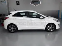 Usado Hyundai i30 GO! 110 CV (80 kW) 2017 Blanco Berlina