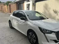 Usado Peugeot 208 Allure 100 CV (73 kW) 2023 Blanco Utilitario