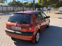 Usado Renault Clio II Expression 80 CV (58 kW) 2004 Burdeos Utilitario