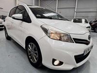 Usado Toyota Yaris Advance 90 CV (66 kW) 2014 Blanco Utilitario