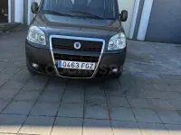 Usado Fiat Doblò 105 CV (77 kW) 2009 Gris / plata Monovolumen
