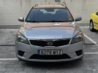 Usado Kia Ceed 90 CV (66 kW) 2011 Gris / plata Utilitario