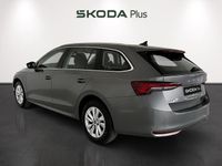 Usado Skoda Octavia Selection 116 HP (85 kW) 2025 Cinzento Carrinha