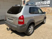 Usado Hyundai Tucson Style 112 CV (82 kW) 2005 Gris / plata SUV
