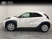 Usado Toyota Aygo X Play 72 CV (52 kW) 2025 Blanco SUV