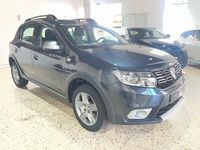 Usado Dacia Sandero Stepway 90 CV (66 kW) 2020 Gris / plata Berlina