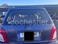 Usado Kia Carens 110 CV (80 kW) 2002 Azul Monovolumen