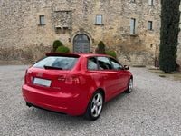 Usado Audi A3 Sportback Attraction 140 CV (102 kW) 2010 Rojo Utilitario