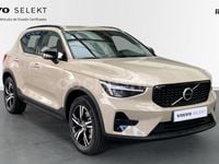 Usado Volvo XC40 Plus 163 CV (119 kW) 2025 Gris / plata SUV