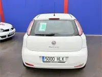 Usado Fiat Punto Pop 75 CV (55 kW) 2012 Blanco Utilitario