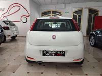 Usado Fiat Punto Pop 69 CV (50 kW) 2016 Blanco Utilitario