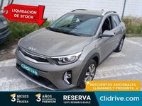 Usado Kia Stonic 120 CV (88 kW) 2023 Verde SUV