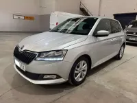 Usado Skoda Fabia Style 95 CV (69 kW) 2022 Gris Utilitario