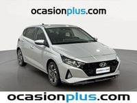 Usado Hyundai i20 100 CV (73 kW) 2022 Gris plata Utilitario