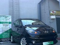 Usado Peugeot 1007 70 CV (51 kW) 2006 Negro Monovolumen