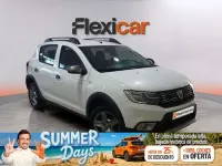 Usado Dacia Sandero Comfort 90 CV (66 kW) 2019 Blanco Utilitario