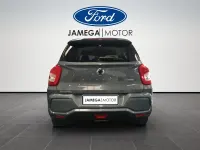 Usado SsangYong Tivoli 163 CV (119 kW) 2021 Gris SUV