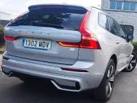 Usado Volvo XC60 Plus 350 CV (257 kW) 2023 Gris / plata SUV